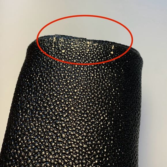 Kendra Scott Travel Case / Cosmetic Bag in Sting Ray Black Pebbled Leather - Picture 4 of 7